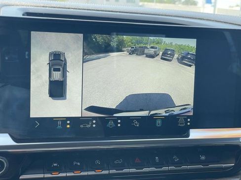 Used 2022 Chevrolet Silverado 1500 LT Trail Boss w/ LT Trail Boss Premium Package AWD/4WD image 26