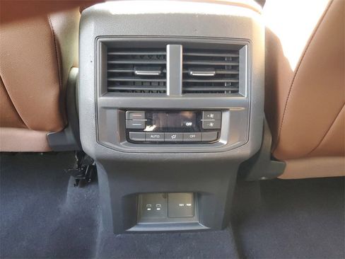 Used 2021 Volkswagen Atlas SE w/ Towing Package image 14