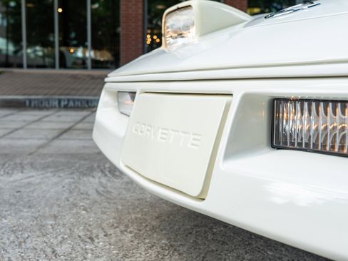 Used 1988 Chevrolet Corvette Coupe image 9