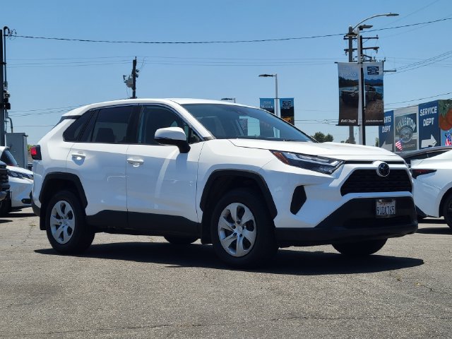 Used 2023 Toyota RAV4 LE FWD image 31