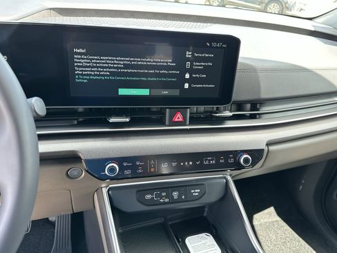 New 2026 Kia Carnival EX FWD image 21