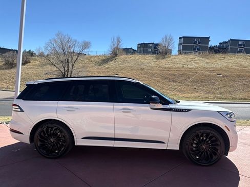 Certified 2023 Lincoln Aviator Reserve w/ Equipment Group 201A AWD/4WD image 9