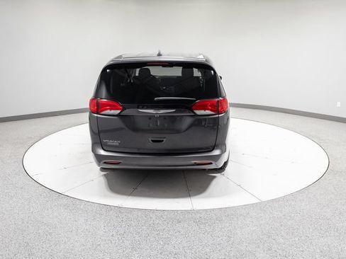 Used 2020 Chrysler Voyager LX FWD image 28