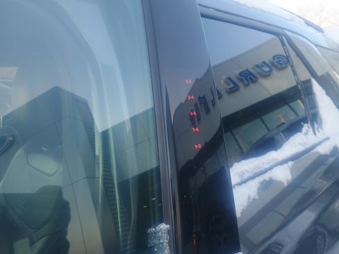 Used 2023 Ford Explorer ST w/ Equipment Group 401A image 5