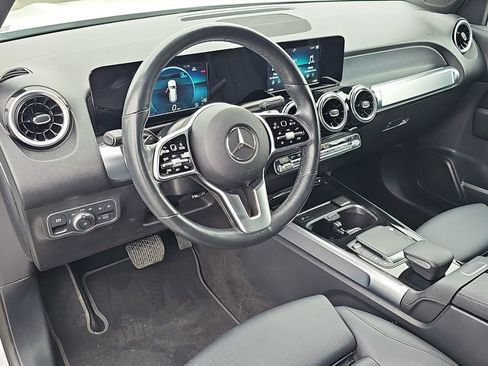 Used 2023 Mercedes-Benz GLB 250 4MATIC image 17