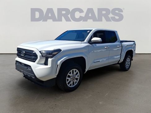 Used 2024 Toyota Tacoma SR5 RWD image 3