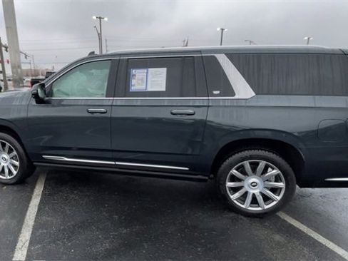 Used 2022 Cadillac Escalade ESV Premium Luxury Platinum image 7