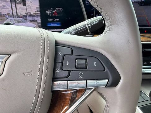 Used 2023 Cadillac Escalade Premium Luxury Platinum AWD/4WD image 17