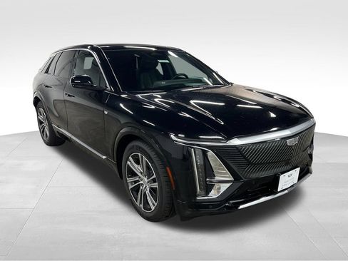 Certified 2024 Cadillac Lyriq Luxury AWD/4WD image 1