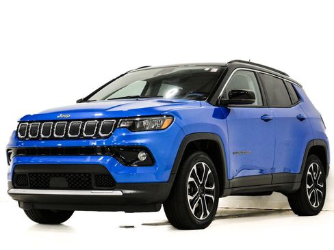 Used 2022 Jeep Compass Limited w/ Sun and Sound Group AWD/4WD image 3