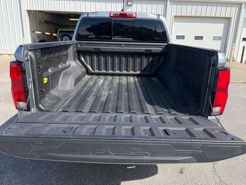 Used 2023 Chevrolet Colorado Z71 w/ Z71 Convenience Package 2 AWD/4WD image 28