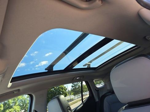 Used 2022 GMC Terrain SLT w/ Infotainment Package II image 29