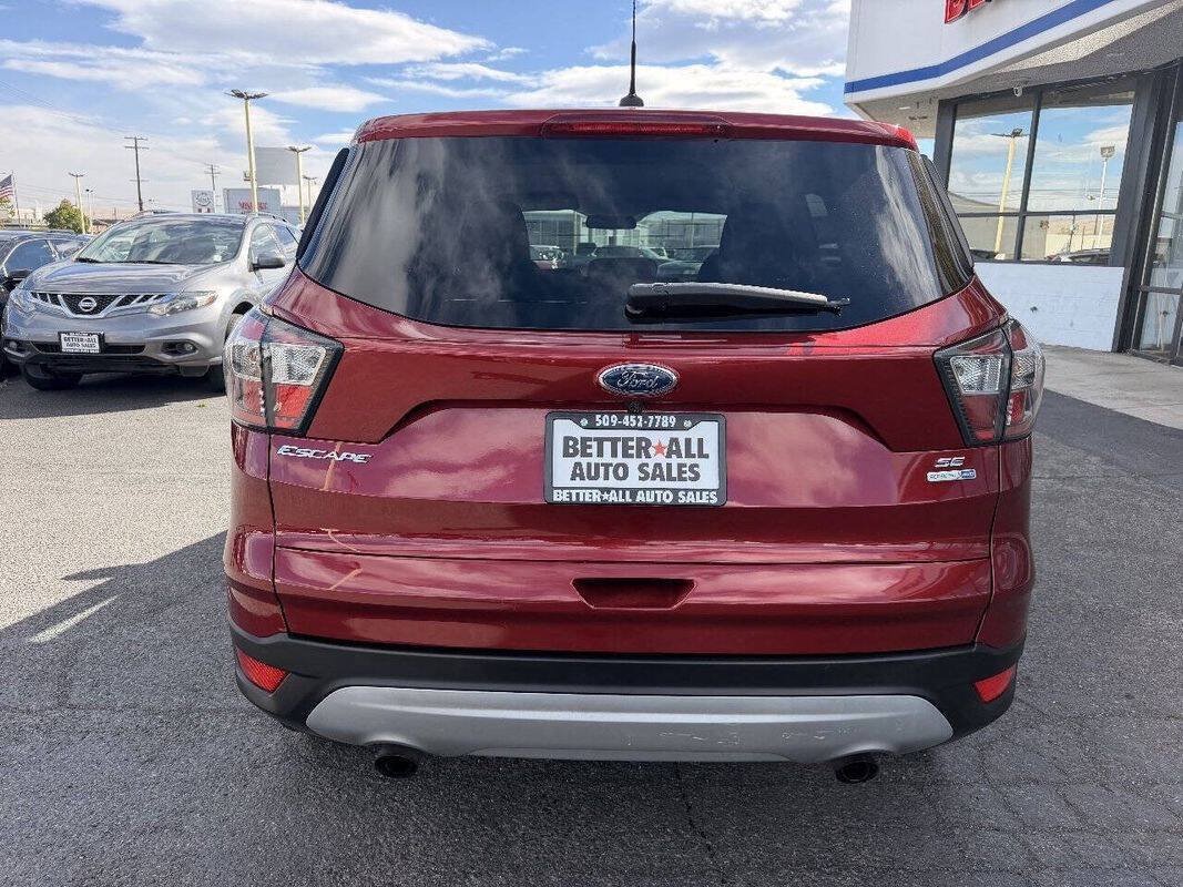 Used 2017 Ford Escape SE AWD/4WD image 4