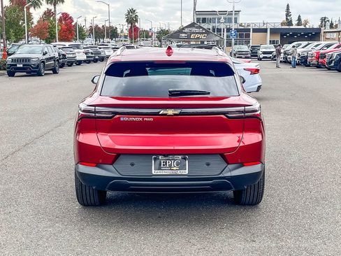 Used 2026 Chevrolet Equinox EV LT image 3