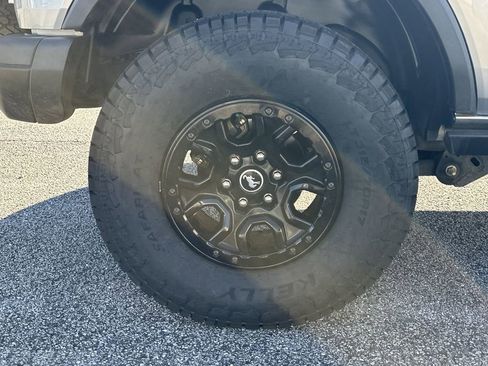 Used 2022 Ford Bronco Black Diamond image 18