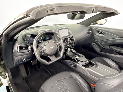 Used 2023 Aston Martin V8 Vantage Roadster RWD image 9