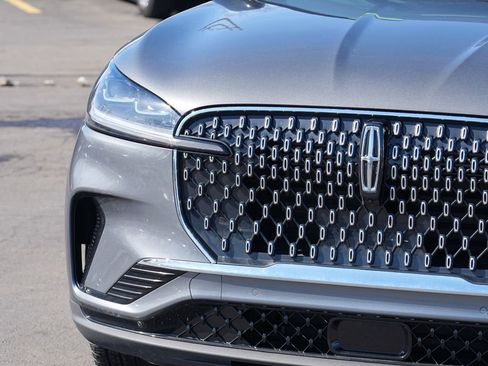 Used 2025 Lincoln Aviator Reserve w/ Illumination Package AWD/4WD image 9