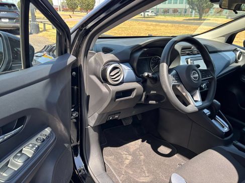 Used 2025 Nissan Versa SV FWD image 27