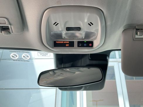 Used 2025 Chevrolet Trax LT FWD image 12