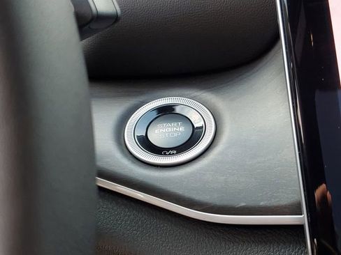 New 2025 Jeep Grand Cherokee Limited w/ Black Appearance Package image 13