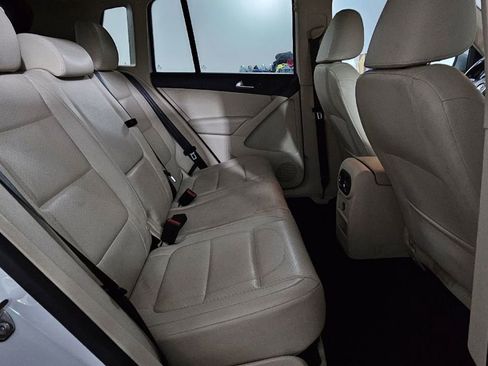 Used 2017 Volkswagen Tiguan S image 17