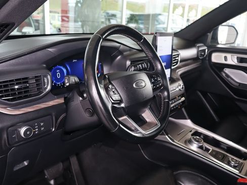 Used 2020 Ford Explorer Platinum w/ Premium Technology Package AWD/4WD image 19