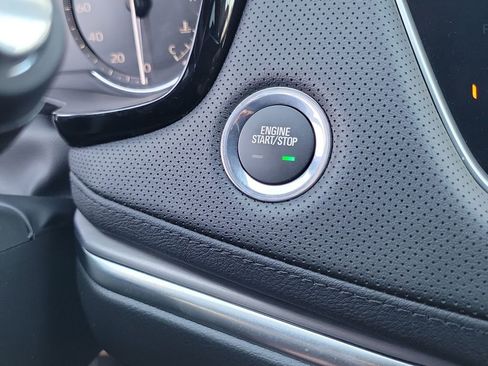 Used 2025 Cadillac XT5 Luxury image 15