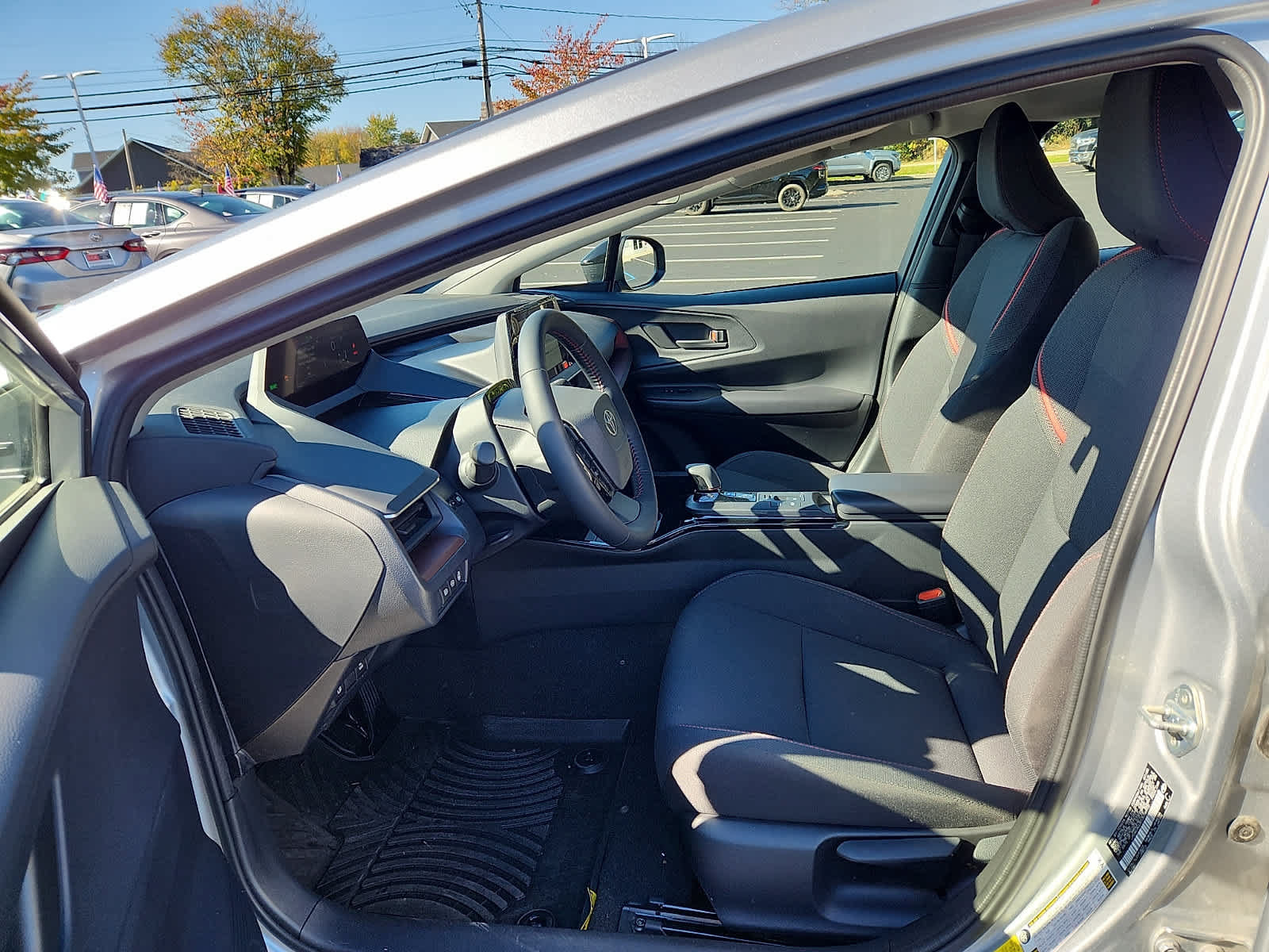 Used 2026 Toyota Prius Plug-In Hybrid FWD image 16
