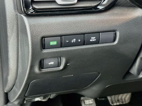 Used 2024 Nissan Sentra SR w/ SR Premium Package FWD image 15