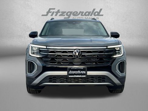 Used 2024 Volkswagen Atlas Peak Edition SE AWD/4WD image 5