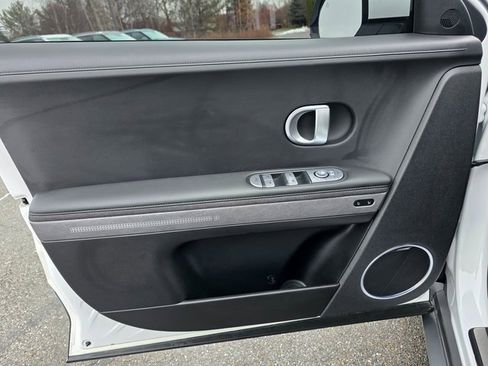 Used 2024 Hyundai Ioniq 5 Limited image 28