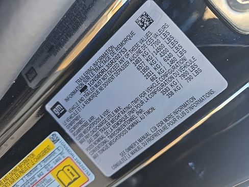 Used 2025 Chevrolet Suburban Z71 image 10