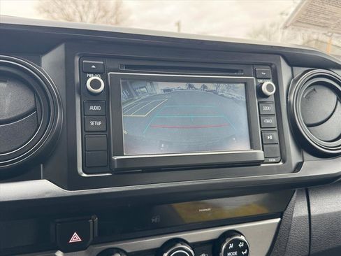 Used 2016 Toyota Tacoma SR image 18