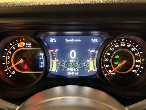 Used 2025 Jeep Wrangler Sport S image 17