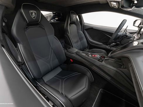 Used 2026 Lamborghini Revuelto AWD/4WD image 25