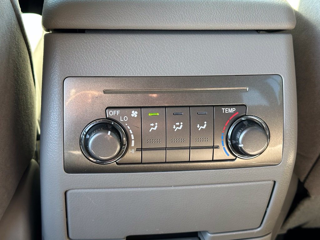 Used 2011 Toyota Highlander 2WD w/ Cold Weather Pkg image 28