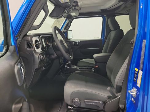 New 2026 Jeep Gladiator Sport AWD/4WD image 10