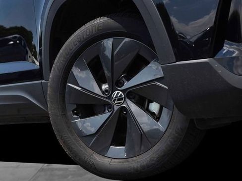 Certified 2025 Volkswagen Taos S FWD image 3