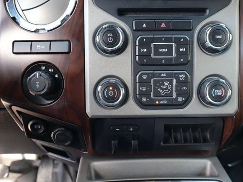 Used 2016 Ford F250 Lariat w/ Lariat Ultimate Package image 16