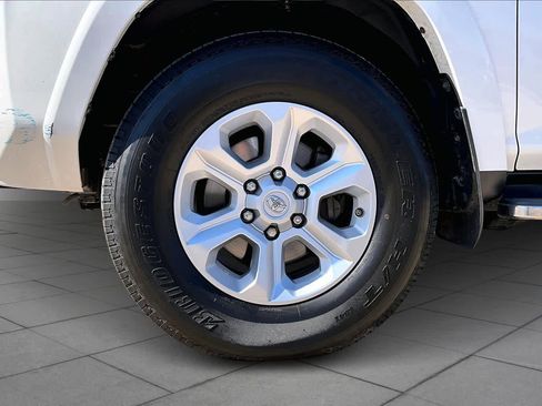 Used 2020 Toyota 4Runner SR5 Premium image 11