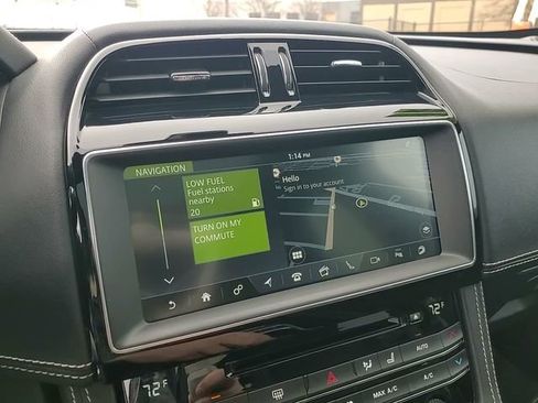 Used 2019 Jaguar F-PACE S image 21