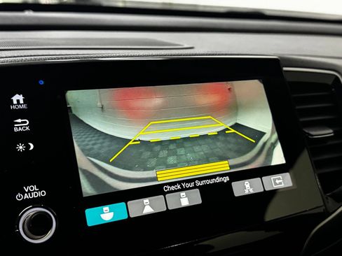 Used 2019 Honda Pilot Touring image 16