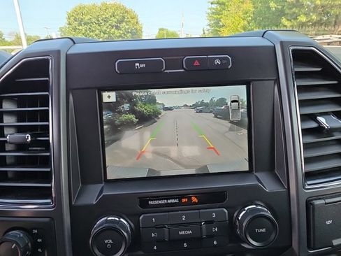 Used 2018 Ford F150 XLT w/ Equipment Group 302A Luxury AWD/4WD image 17