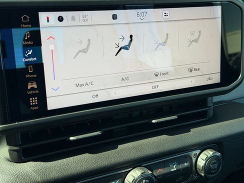 New 2026 Jeep Gladiator Sport AWD/4WD image 32