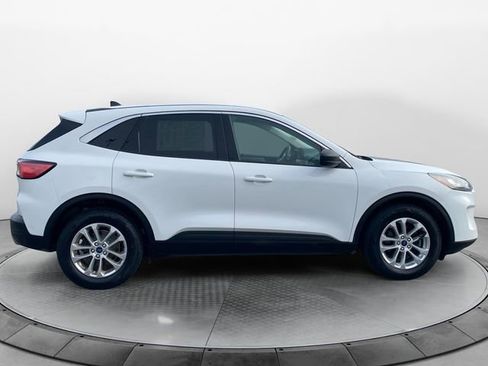 Used 2022 Ford Escape SE image 6