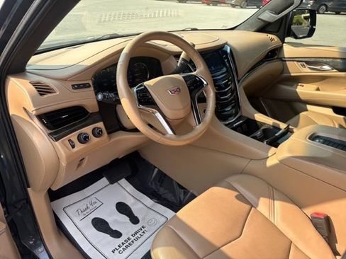 Used 2019 Cadillac Escalade Platinum AWD/4WD image 43
