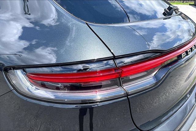 Used 2025 Porsche Macan AWD/4WD image 19