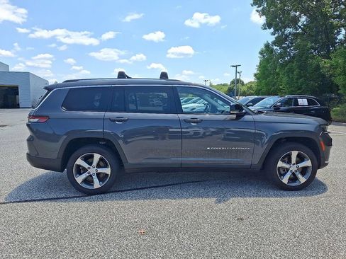 Used 2022 Jeep Grand Cherokee L Limited w/ Luxury Tech Group II AWD/4WD image 7