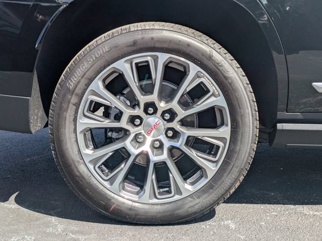 New 2026 GMC Yukon Denali w/ Denali Reserve Package AWD/4WD image 11
