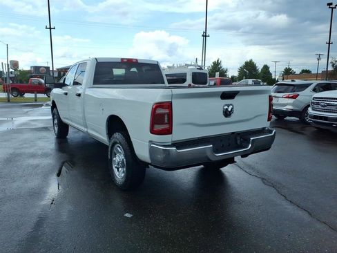 Used 2024 RAM 2500 Tradesman w/ Chrome Appearance Group AWD/4WD image 7